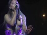 Detailliert allmählich Spannung ariana grande nip slip Schwe